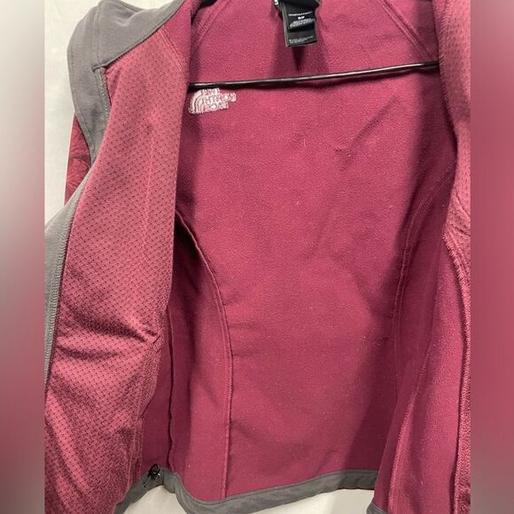 The North Face Women’s Jacket - Picture 5 of 5